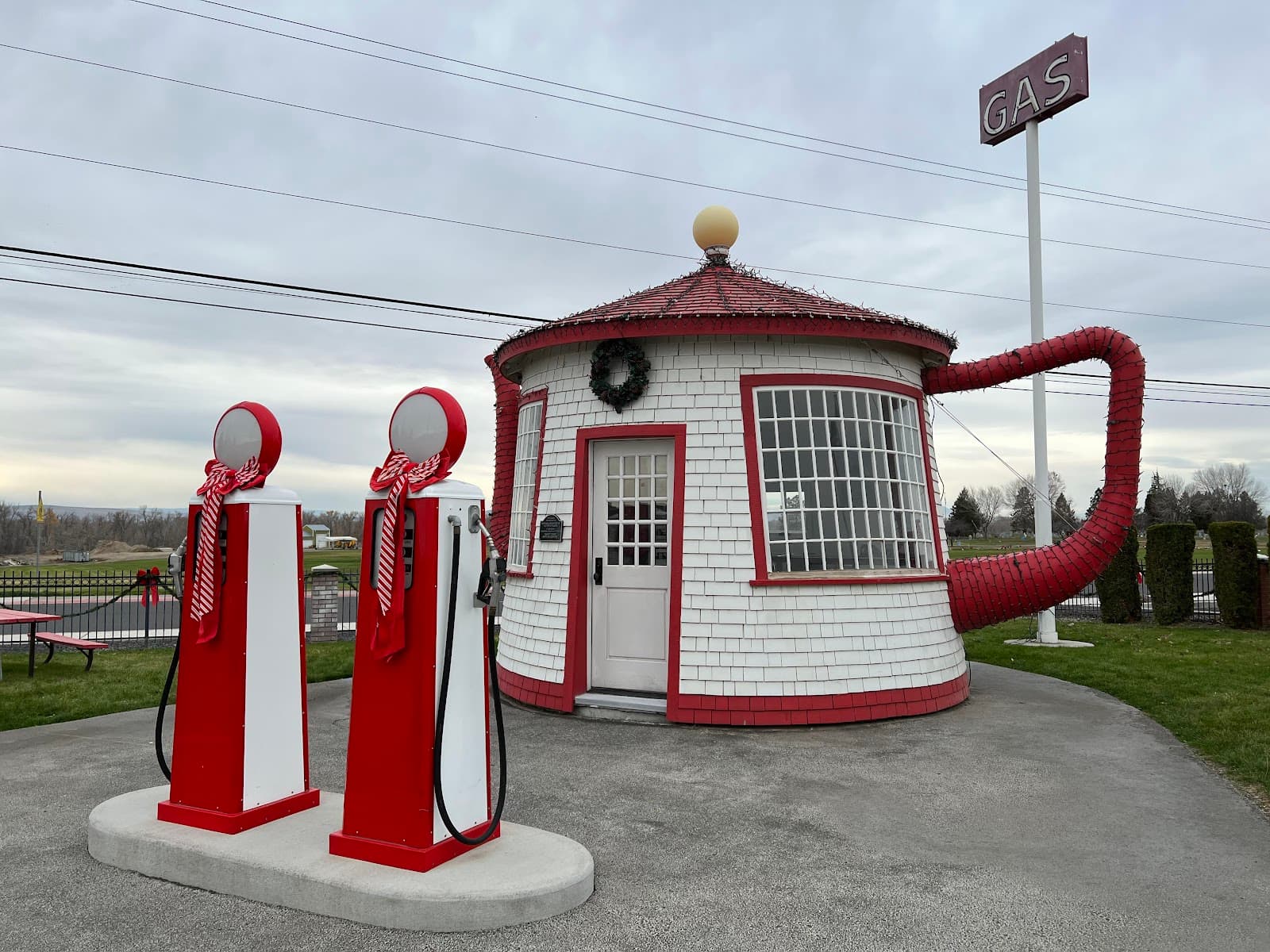 Teapot Dome Service Station (Zillah) - Image 1