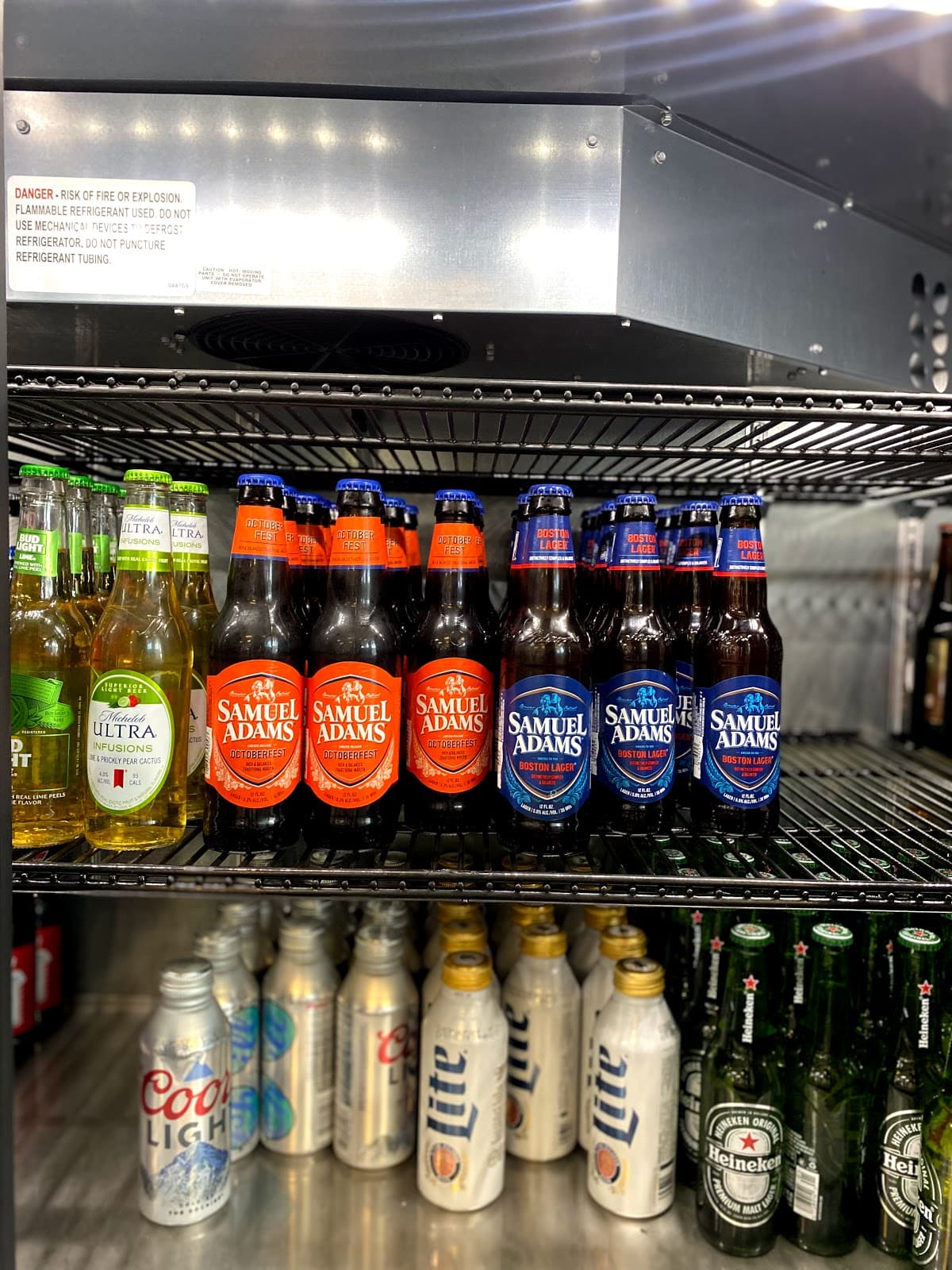 Blue and White Restaurant - Image 1