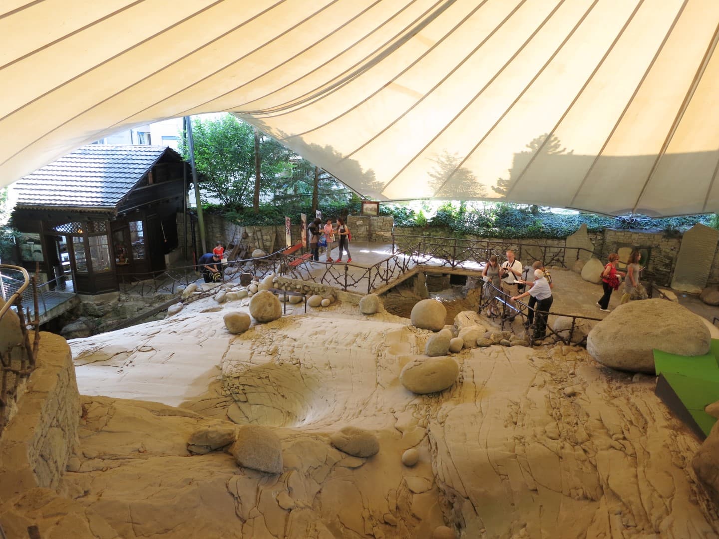 Glacier Garden & Mirror Maze - Image 1