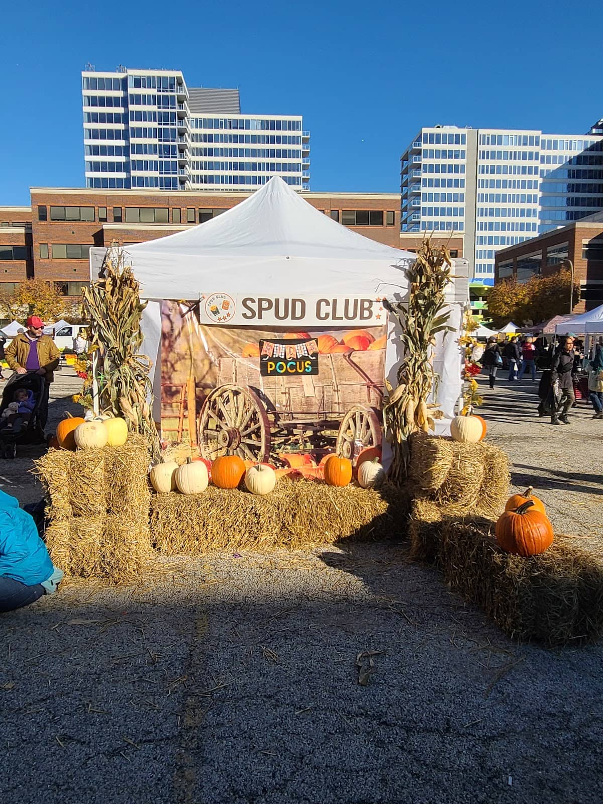 Local Crafts & Treats