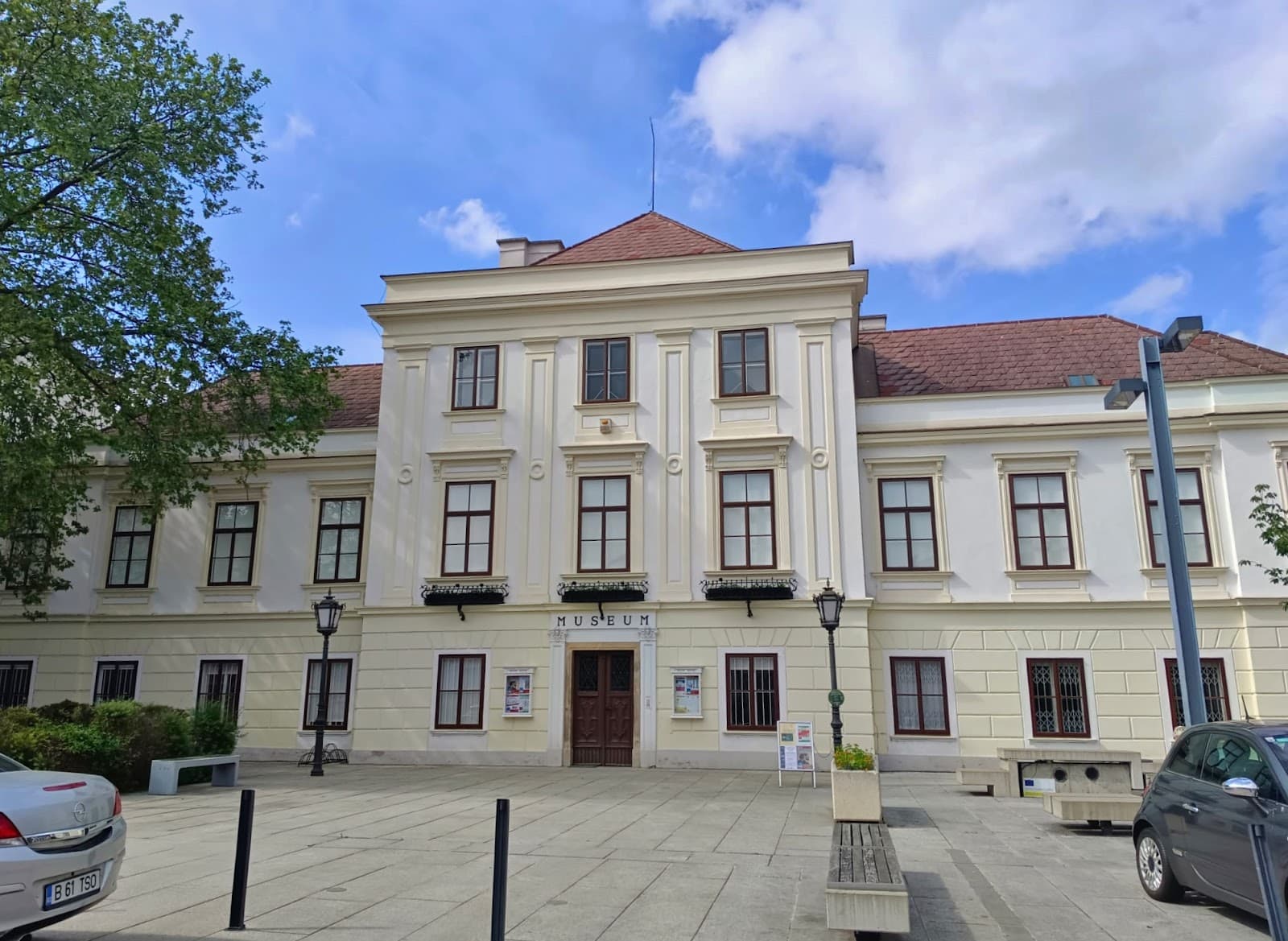 Museum Mödling Thonetschlössl - Image 1