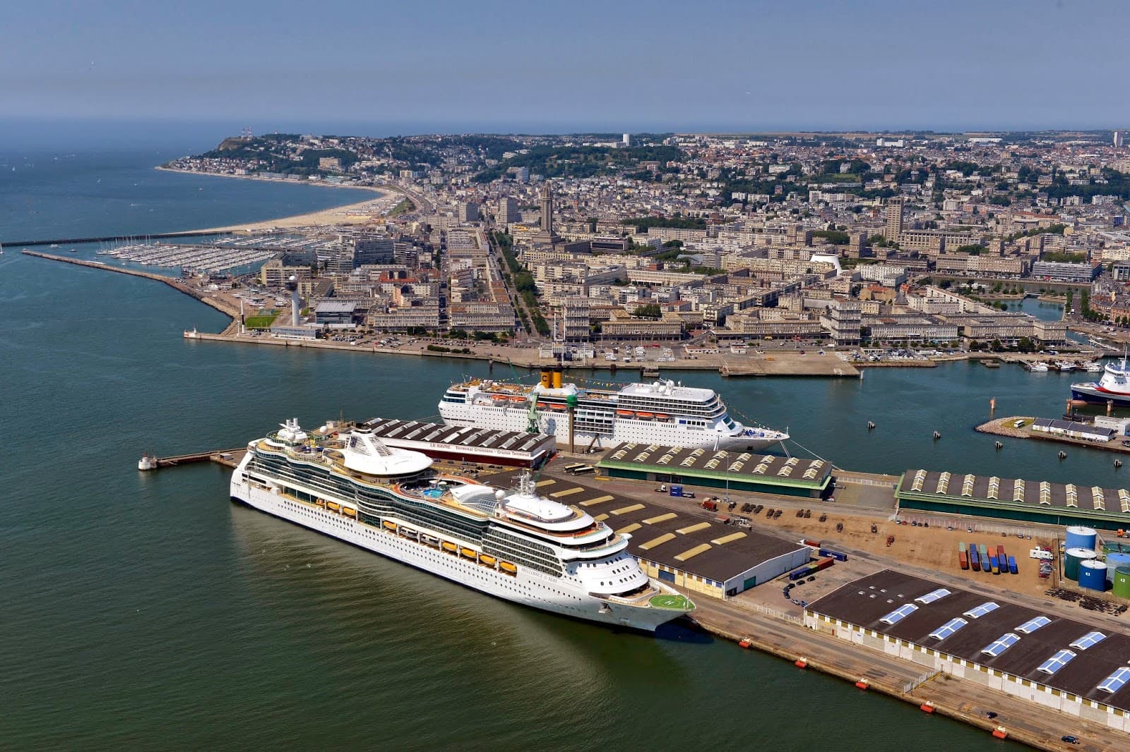 Pointe de Floride Cruise Terminal - Image 1