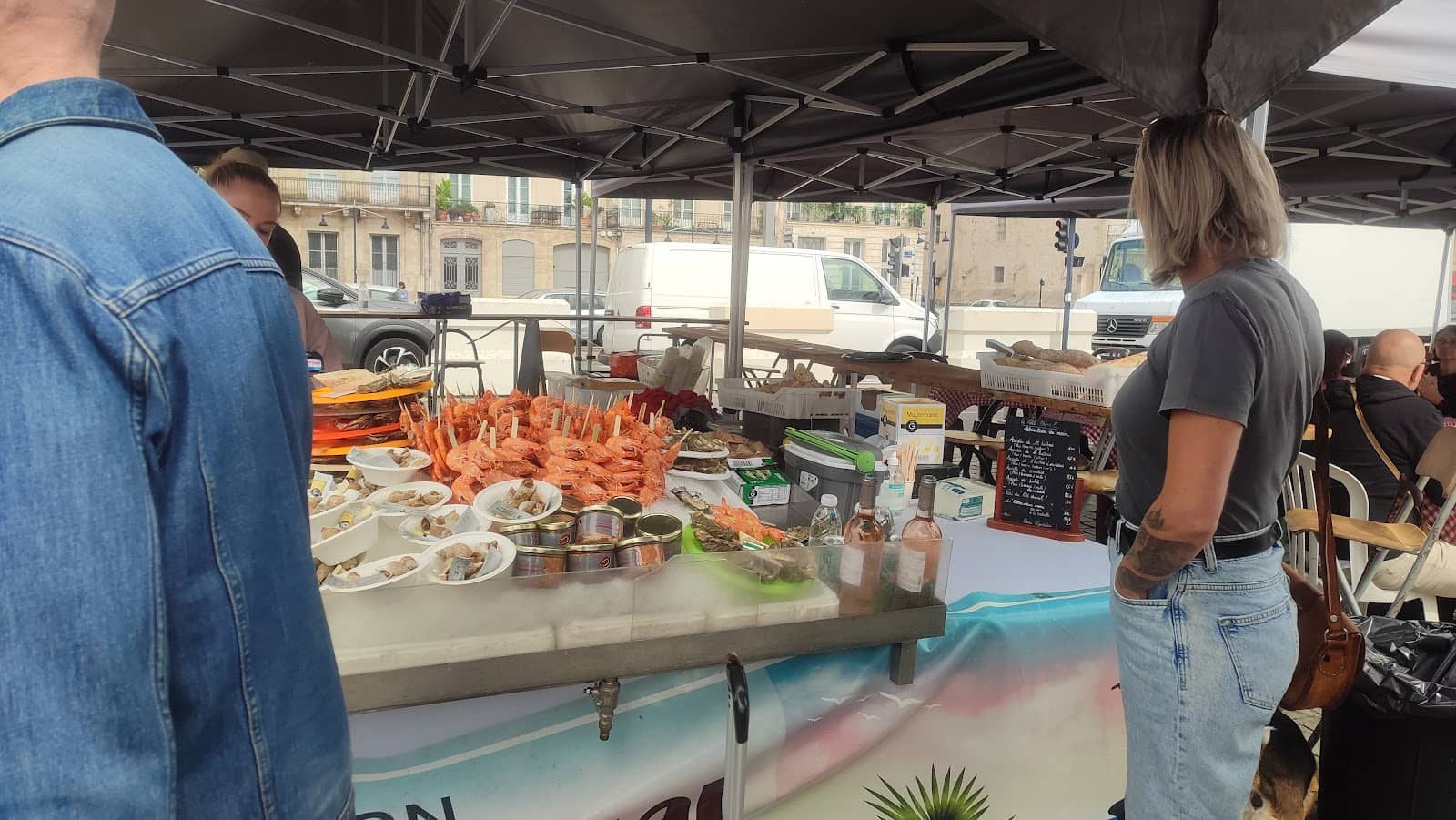 Chartrons Neighborhood Charm