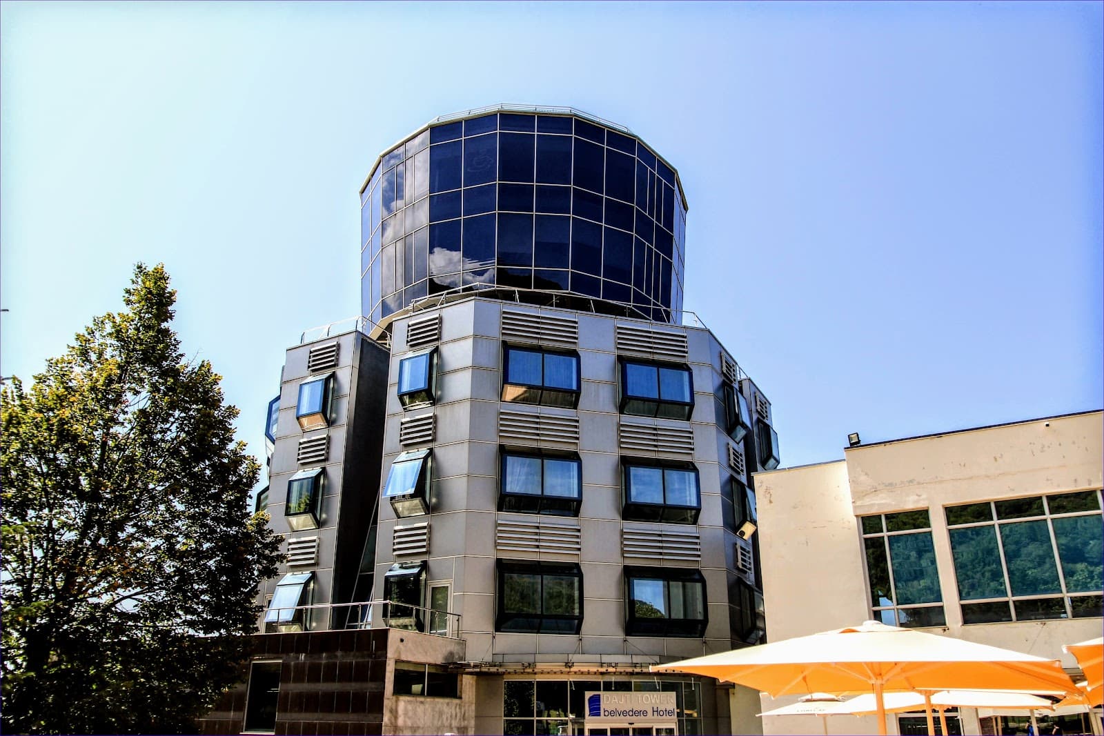 Hotel Dajti Building - Image 1