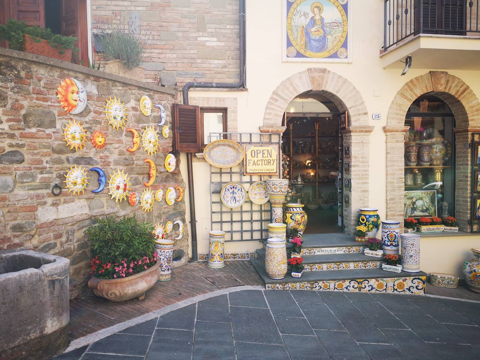Piazza dei Consoli