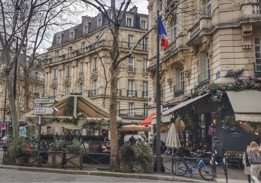 Place Victor Hugo - Image 1