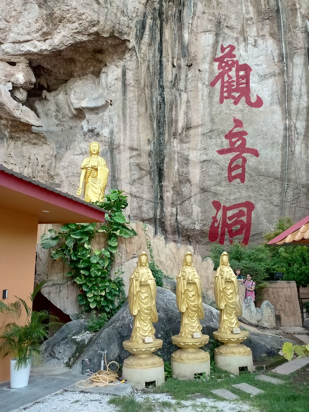 Guan Yin Tong Cave Temple - Image 1