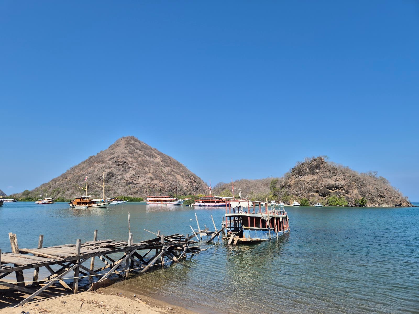 Wae Cicu Beach Labuan Bajo - Image 1