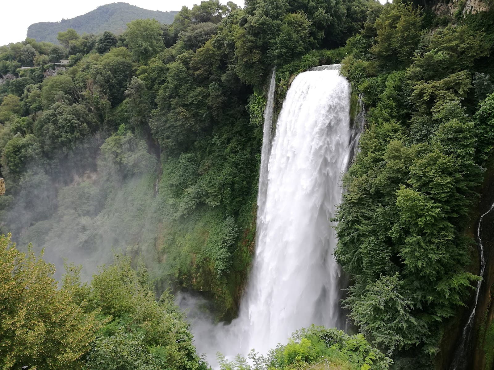 Nera River Park - Image 1