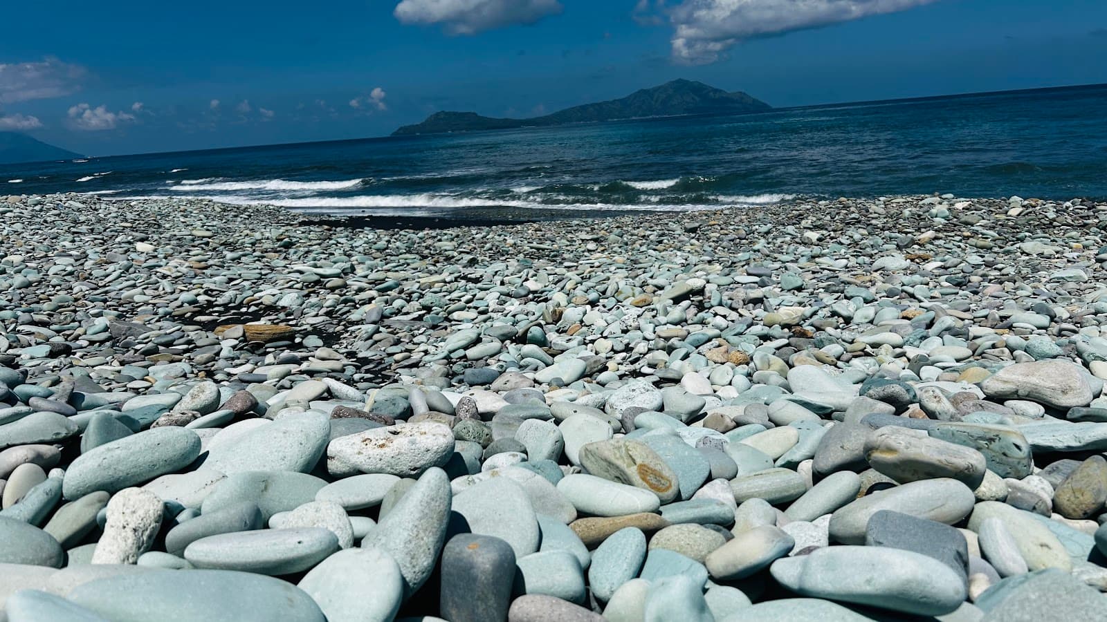 Blue Stone Beach Ende - Image 1