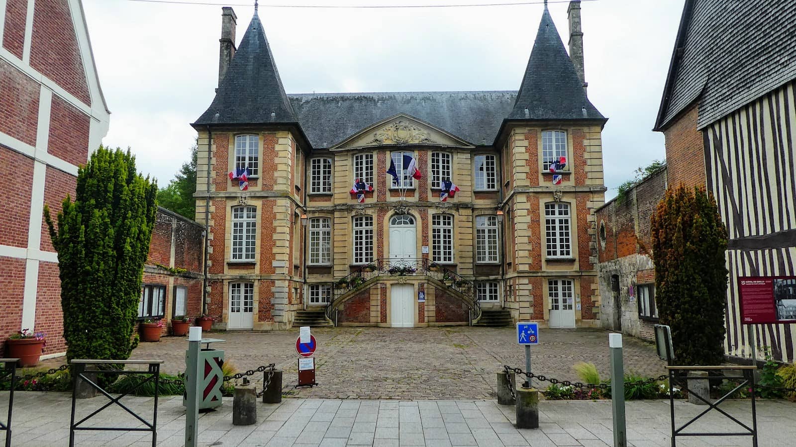 Charming Streets and Canals