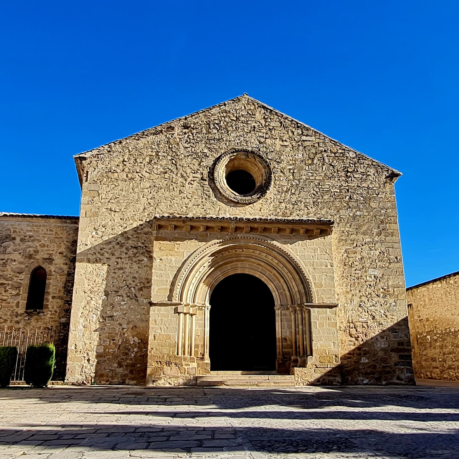 Iglesia de Santa Cruz - Image 1