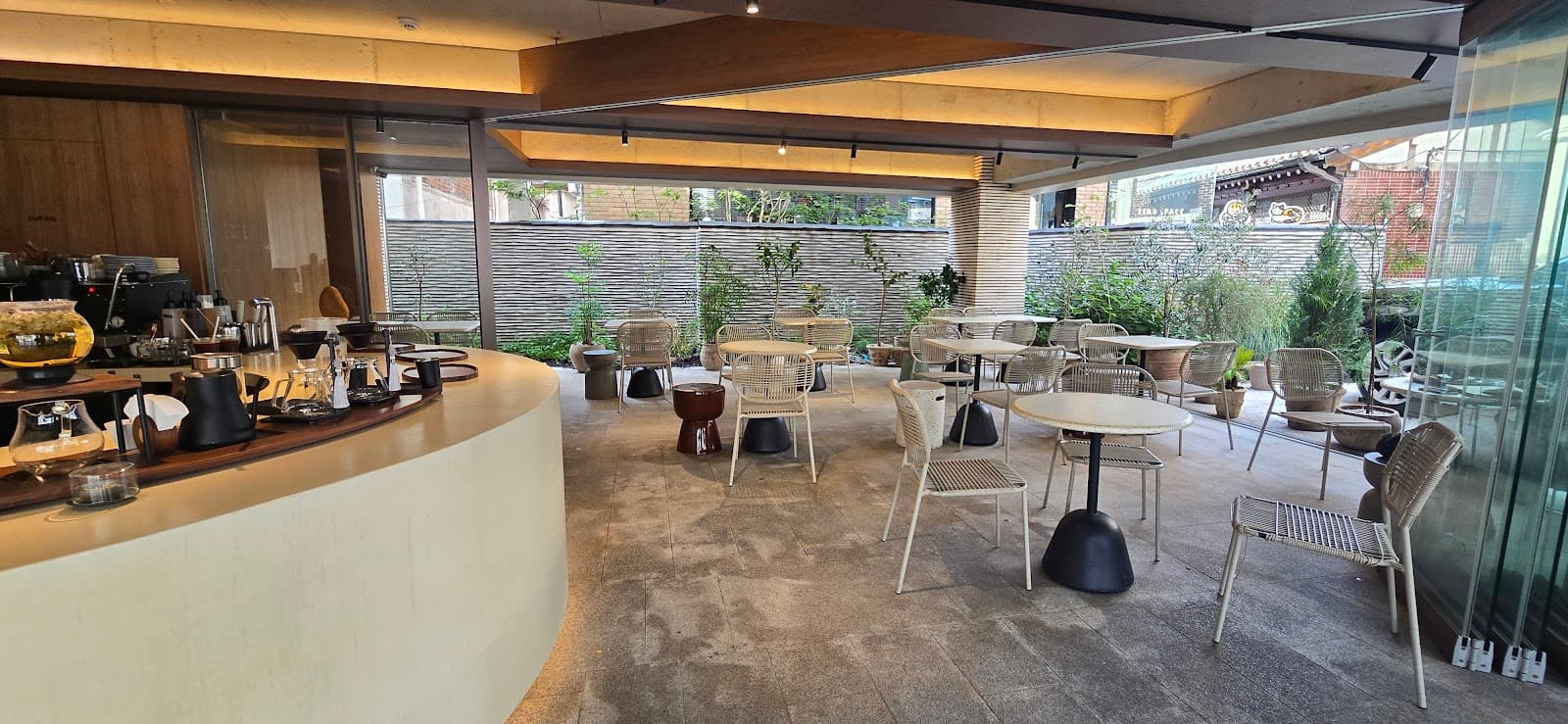 Seoul Cafe Hopping - Image 1