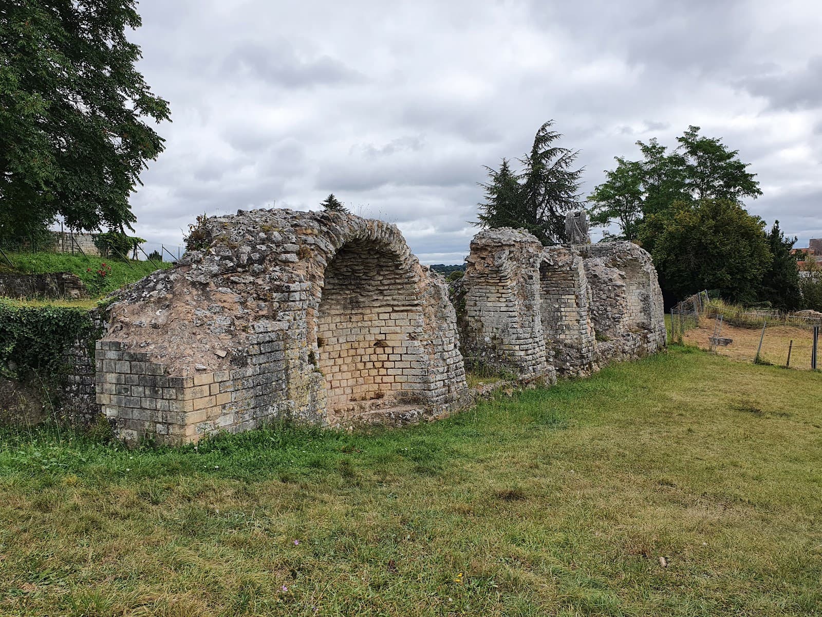 Saint-Saloine Roman Baths - Image 1