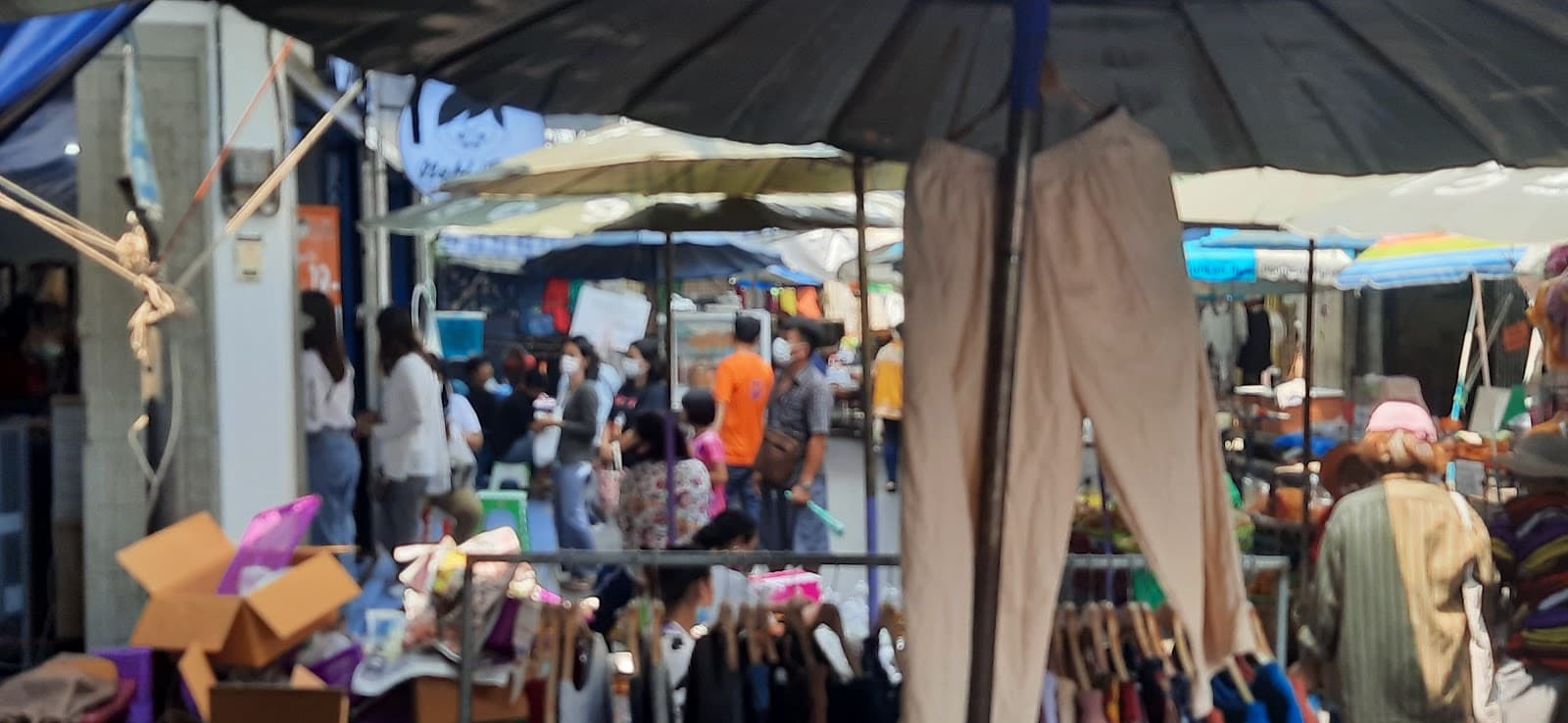 Ban Mi Old Market - Image 1