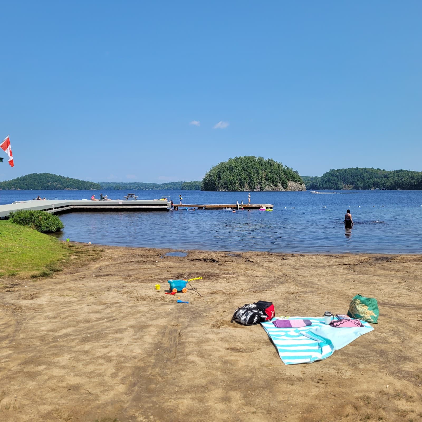 Port Sydney Beach - Image 1
