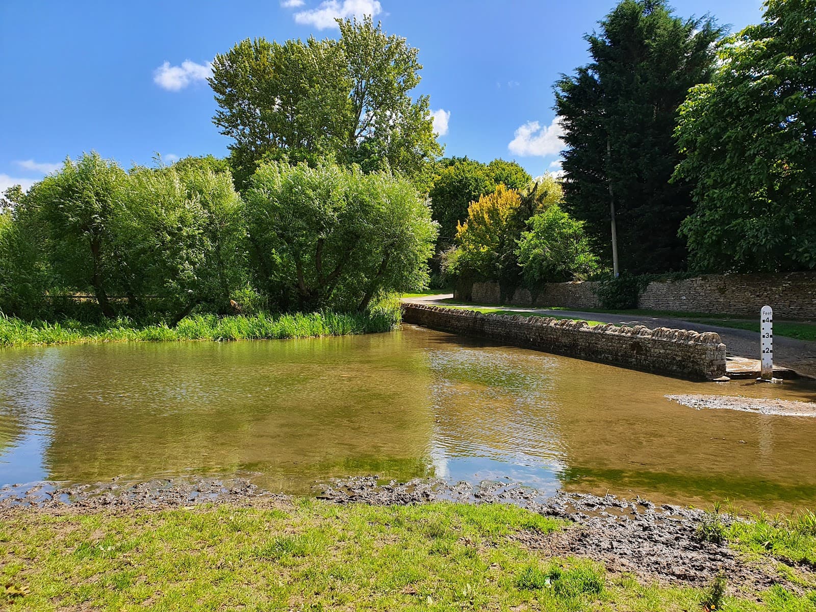 Shilton Ford and Packhorse Bridge - Image 1