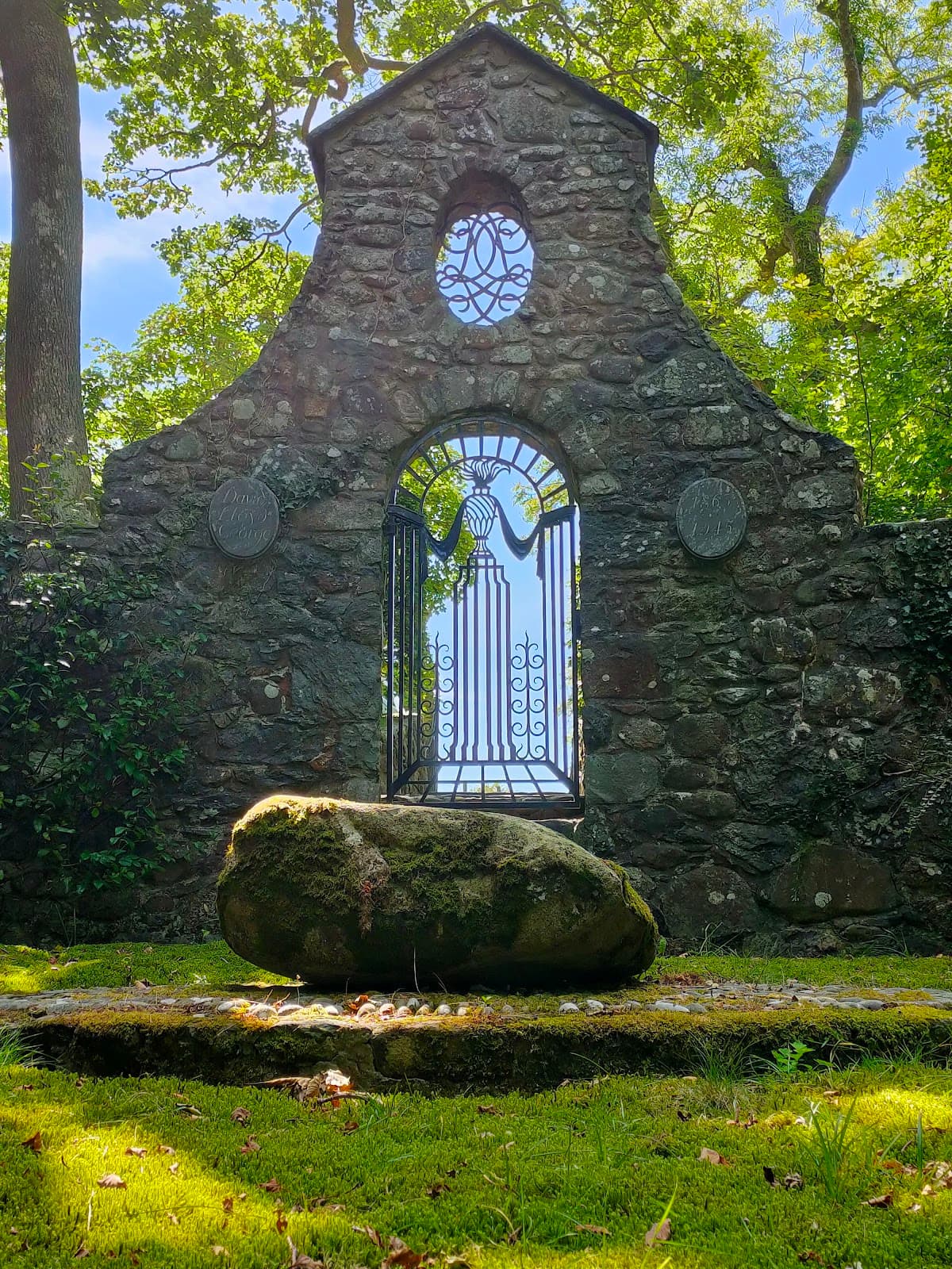 Lloyd George Grave, Llanystumdwy - Image 1