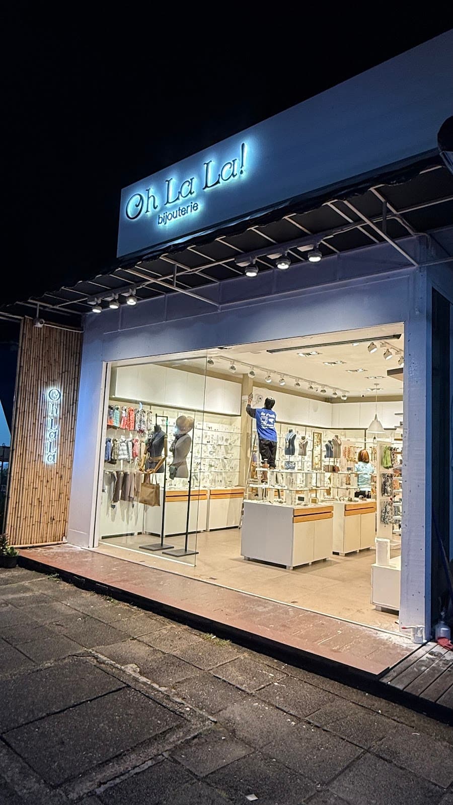 Khao Lak Center - Image 1