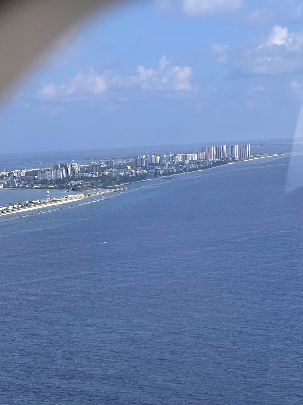 Maamigili Island - Image 1