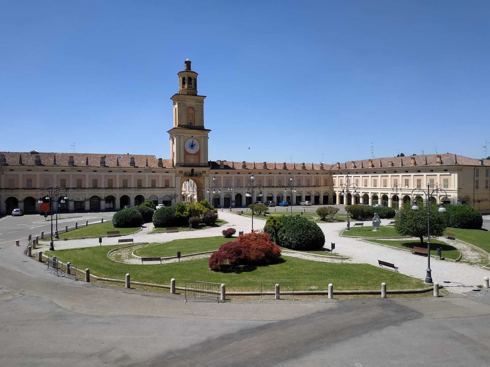 Gualtieri - Piazza Bentivoglio - Image 1
