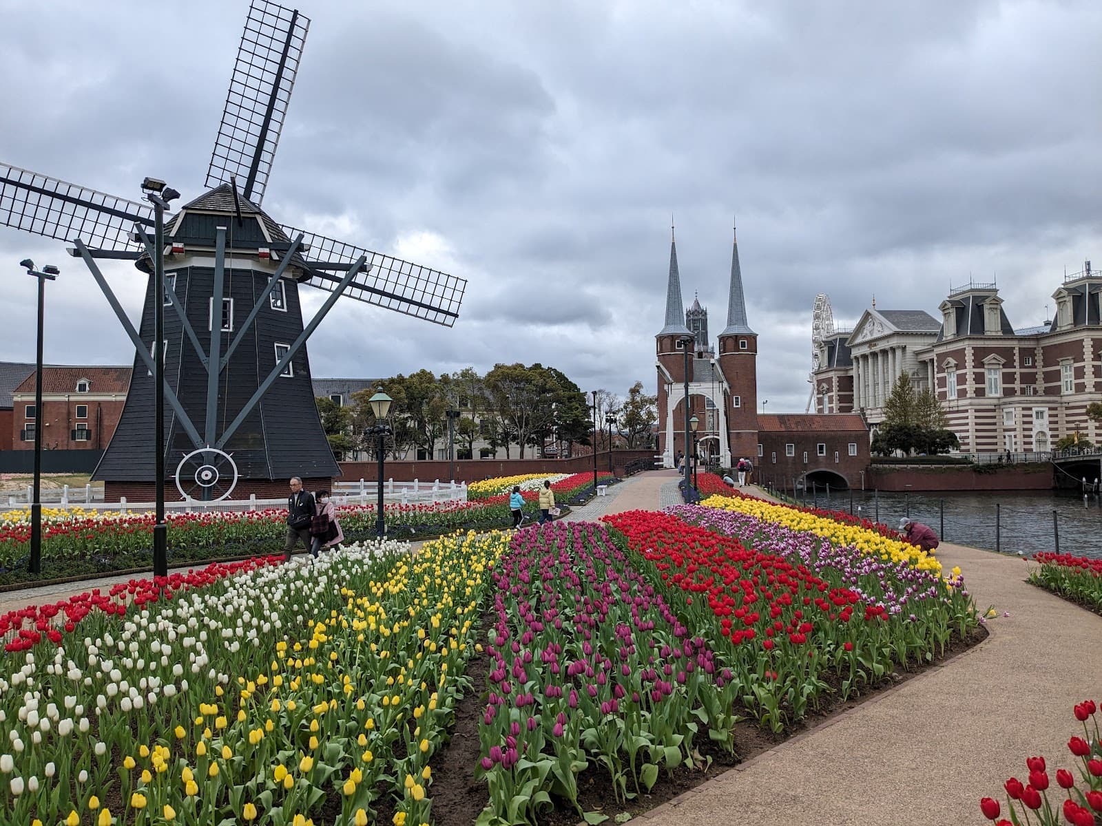Huis Ten Bosch - Image 1