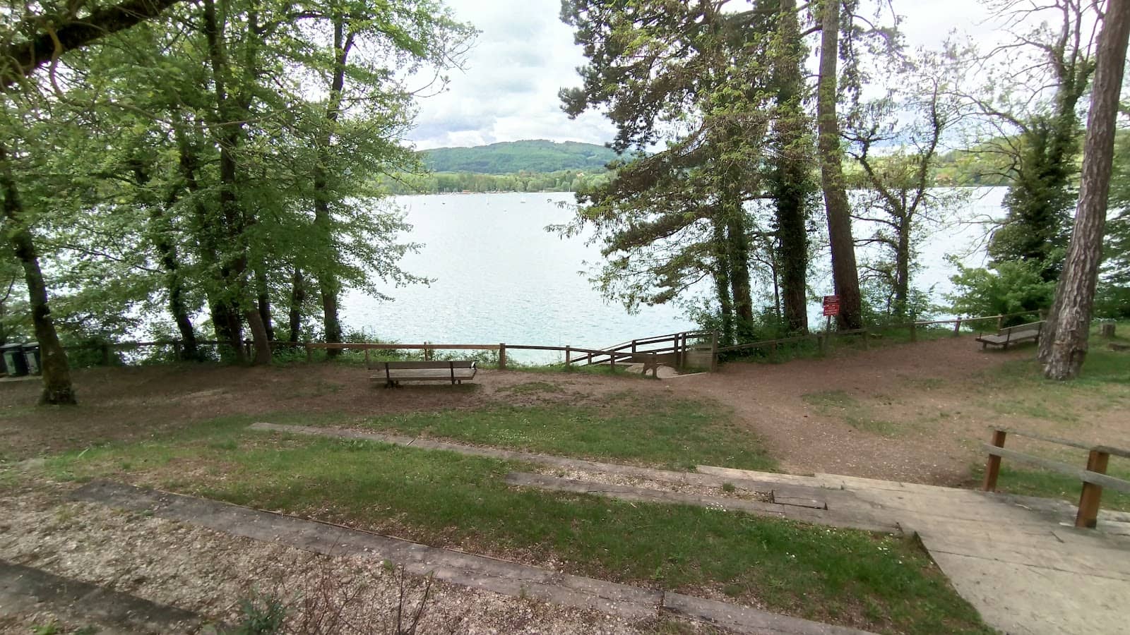 Lakeside Snack Bar