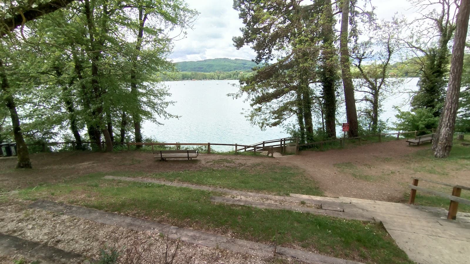 Charavines Lakeside Promenade - Image 1