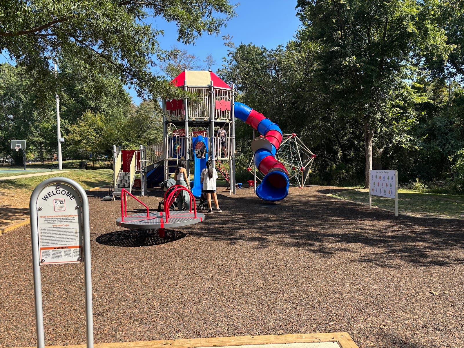 Woodley Gardens Park - Image 1