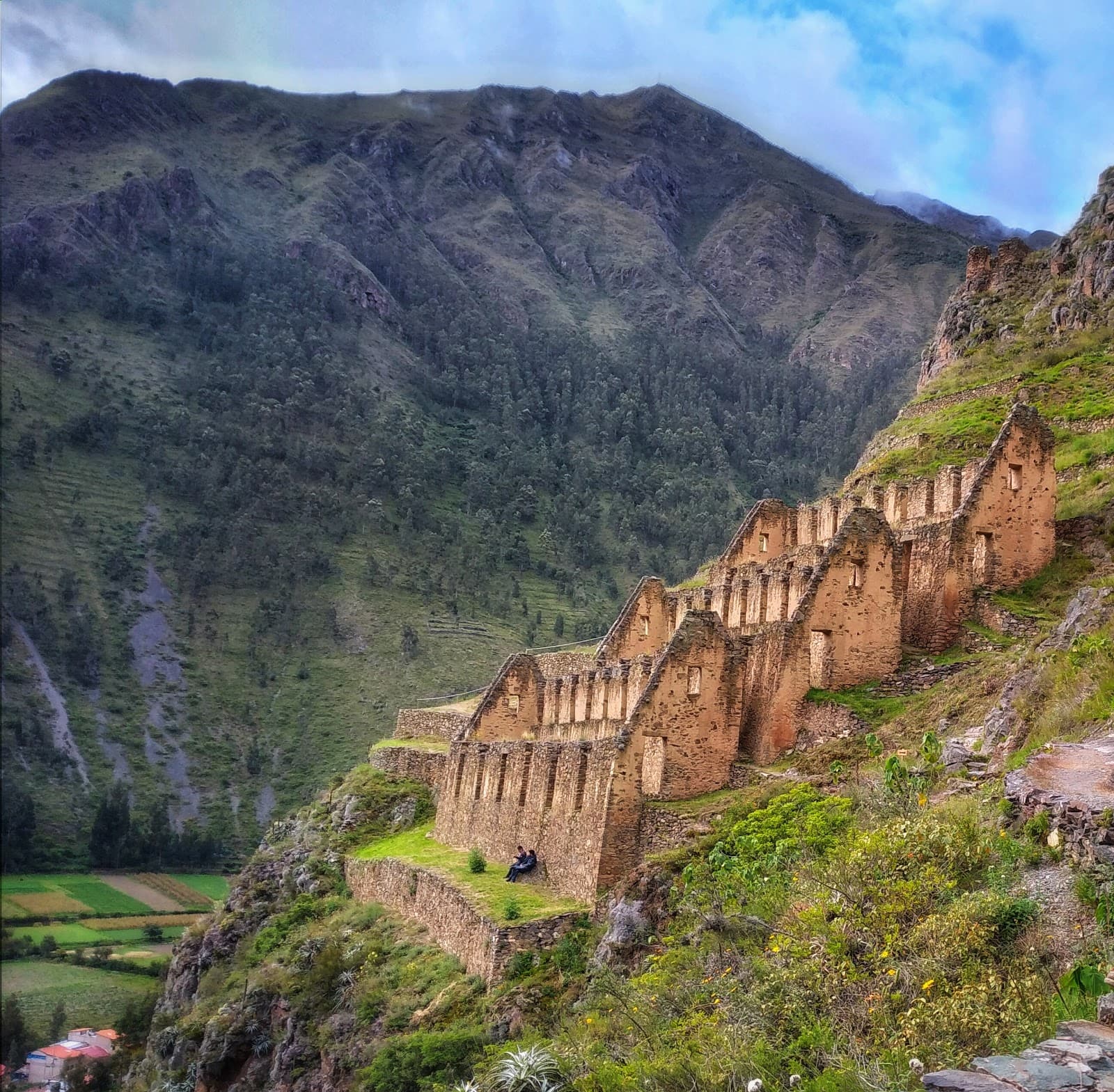 Pinkuylluna Mountain Granaries Ollantaytambo - Image 1