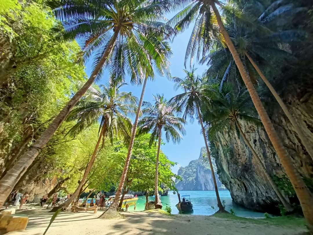 Lao Lading Island - Image 1