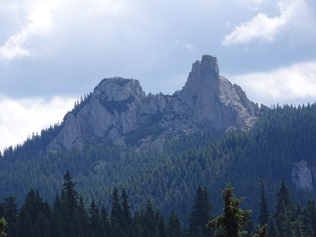 Rarău Mountains – Pietrele Doamnei - Image 1