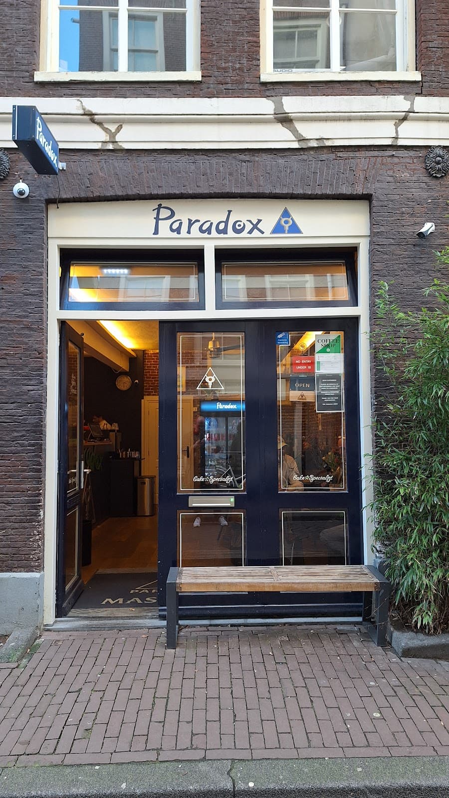 Coffeeshop Paradox Jordaan Amsterdam - Image 1