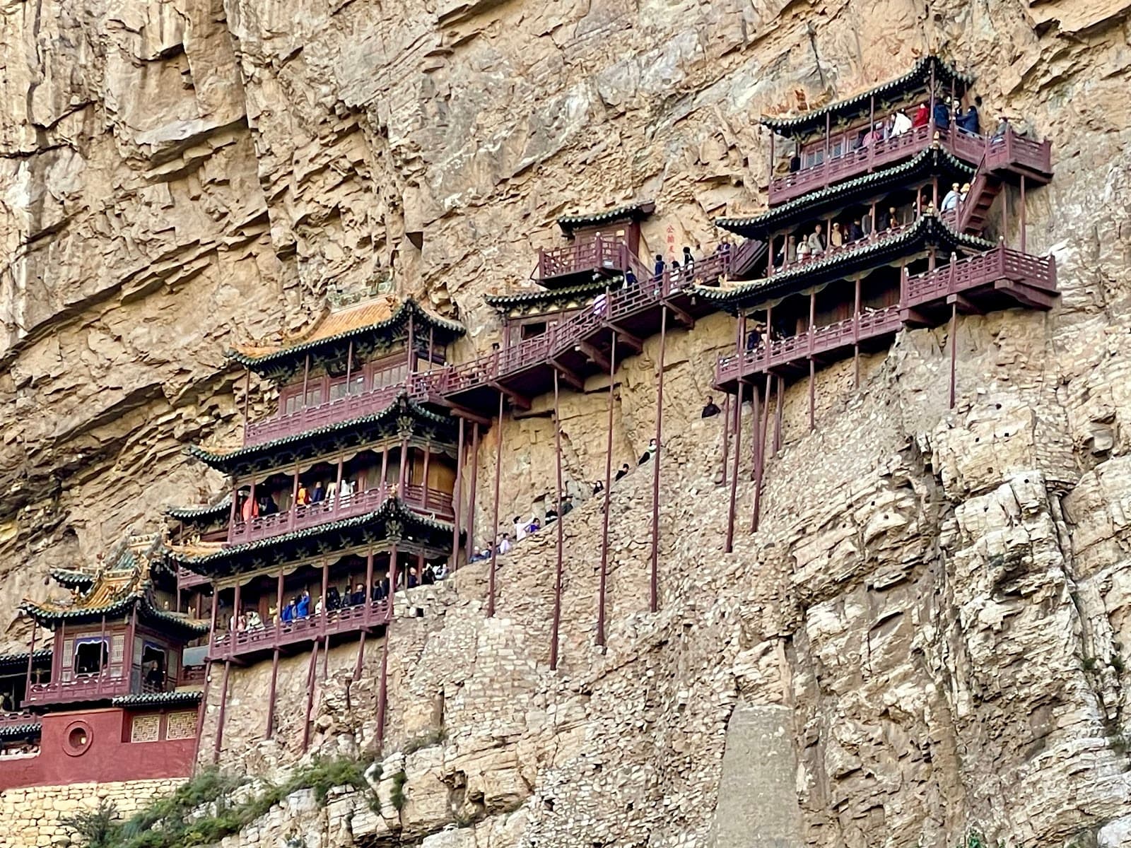 Hanging Temple (Xuankong Temple) - Image 1
