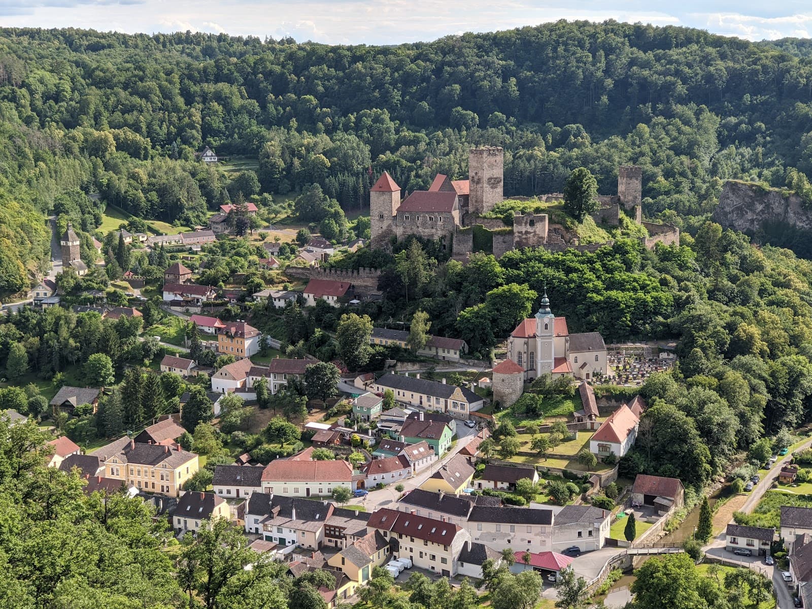 Hardegg Lookout - Image 1
