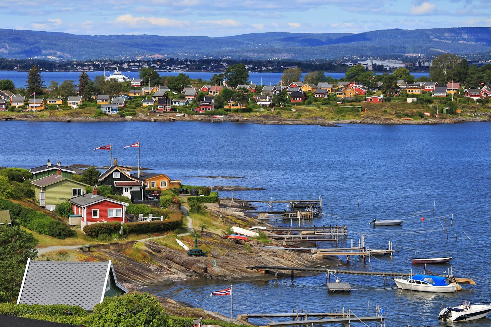Lindøya - Image 1