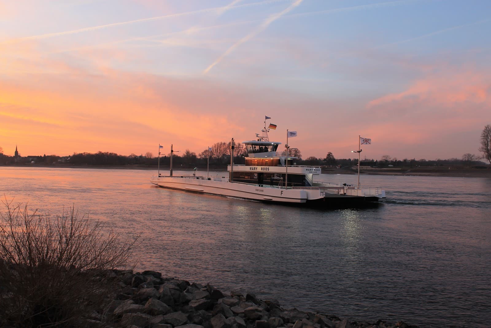 Rüdesheim Bingen Ferry - Image 1
