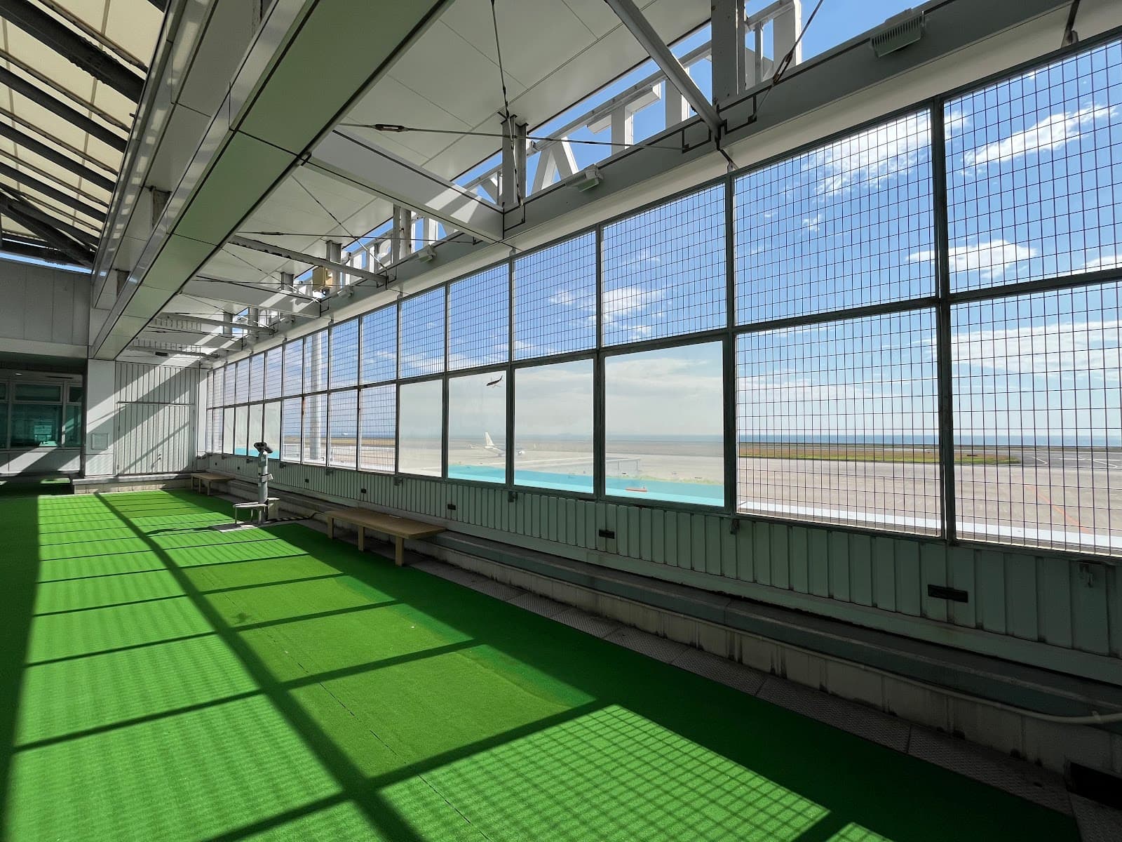 Kitakyushu Airport Observation Deck - Image 1