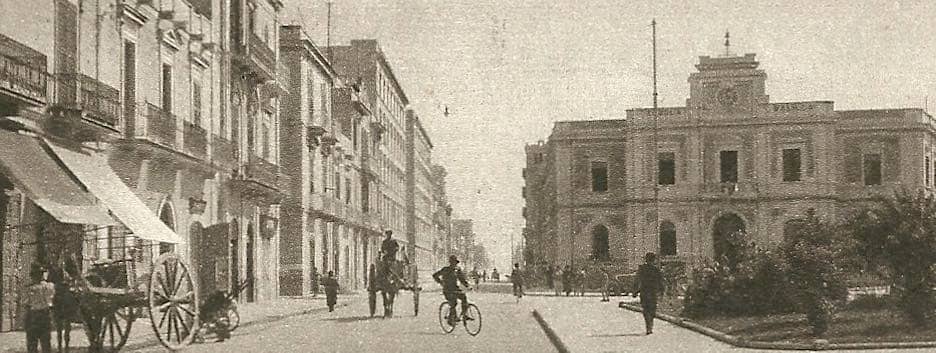 Street Art & Balcony Exhibitions