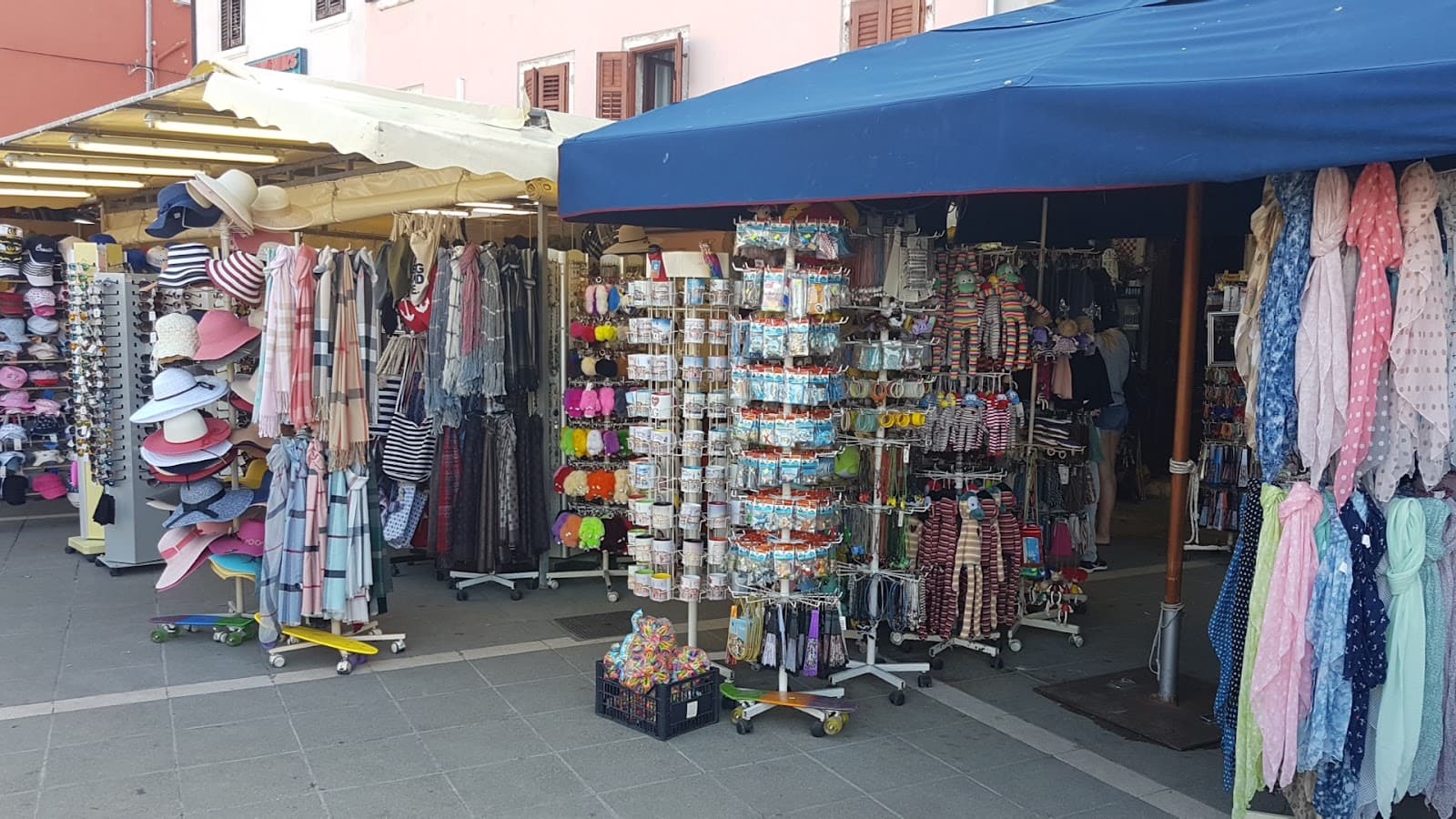 Valdibora Market - Image 1