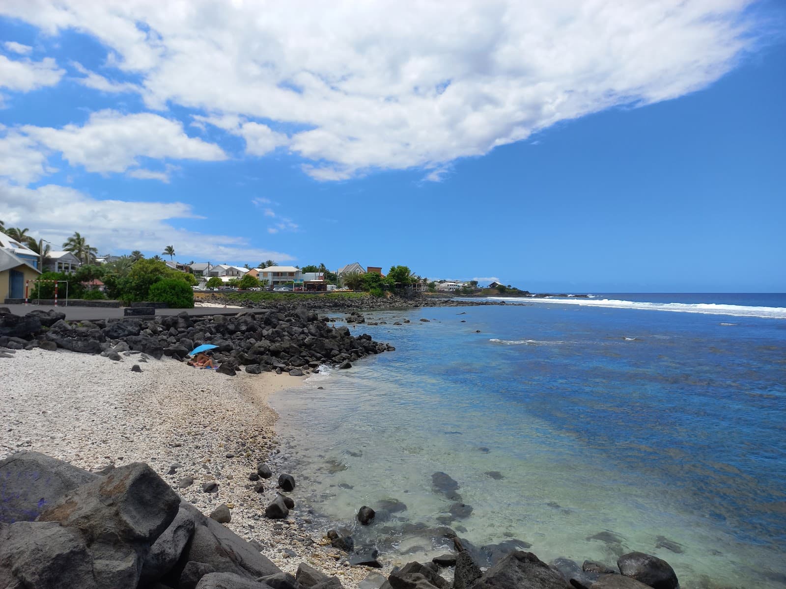 Terre Sainte Beach Saint-Pierre - Image 1