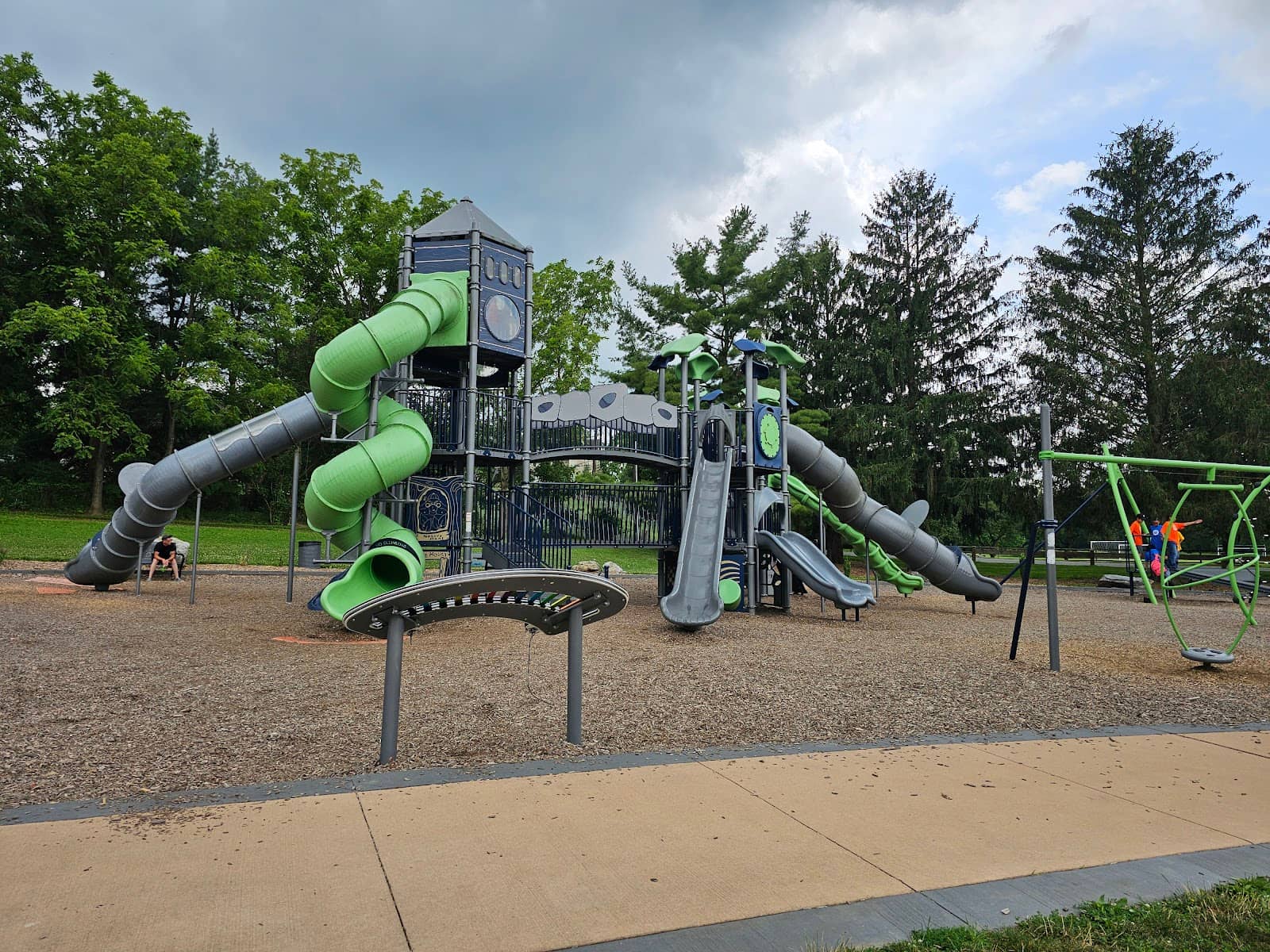 Dual-Zone Playground