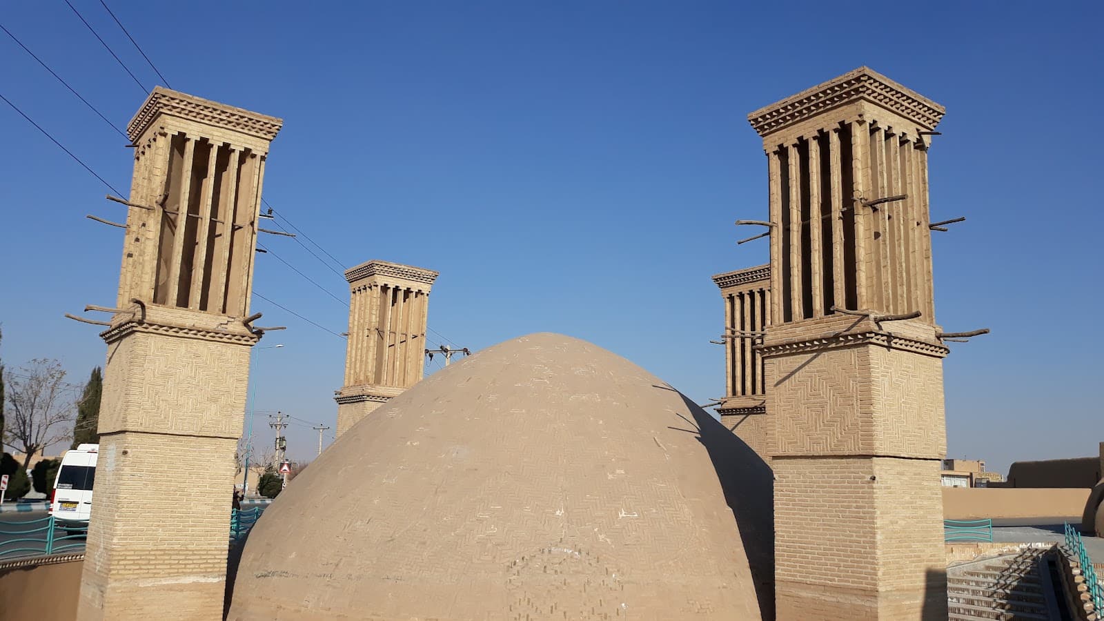 Ab Anbar Rostam Giv - Image 1