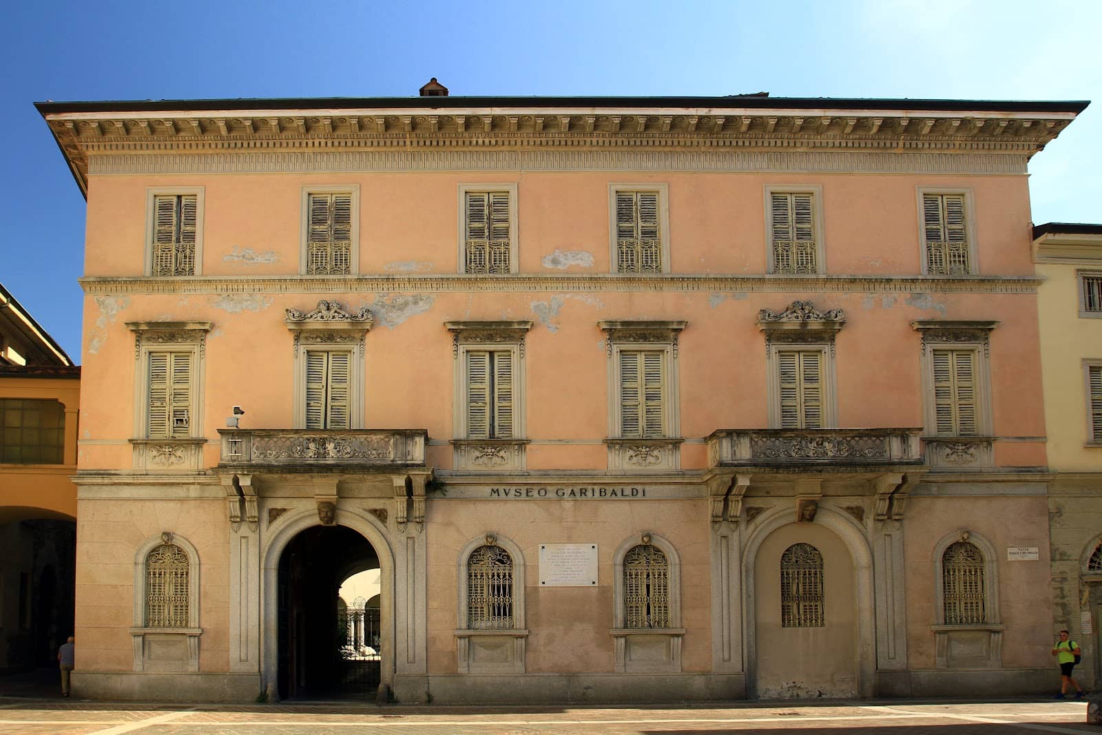 Stunning Outer Garden