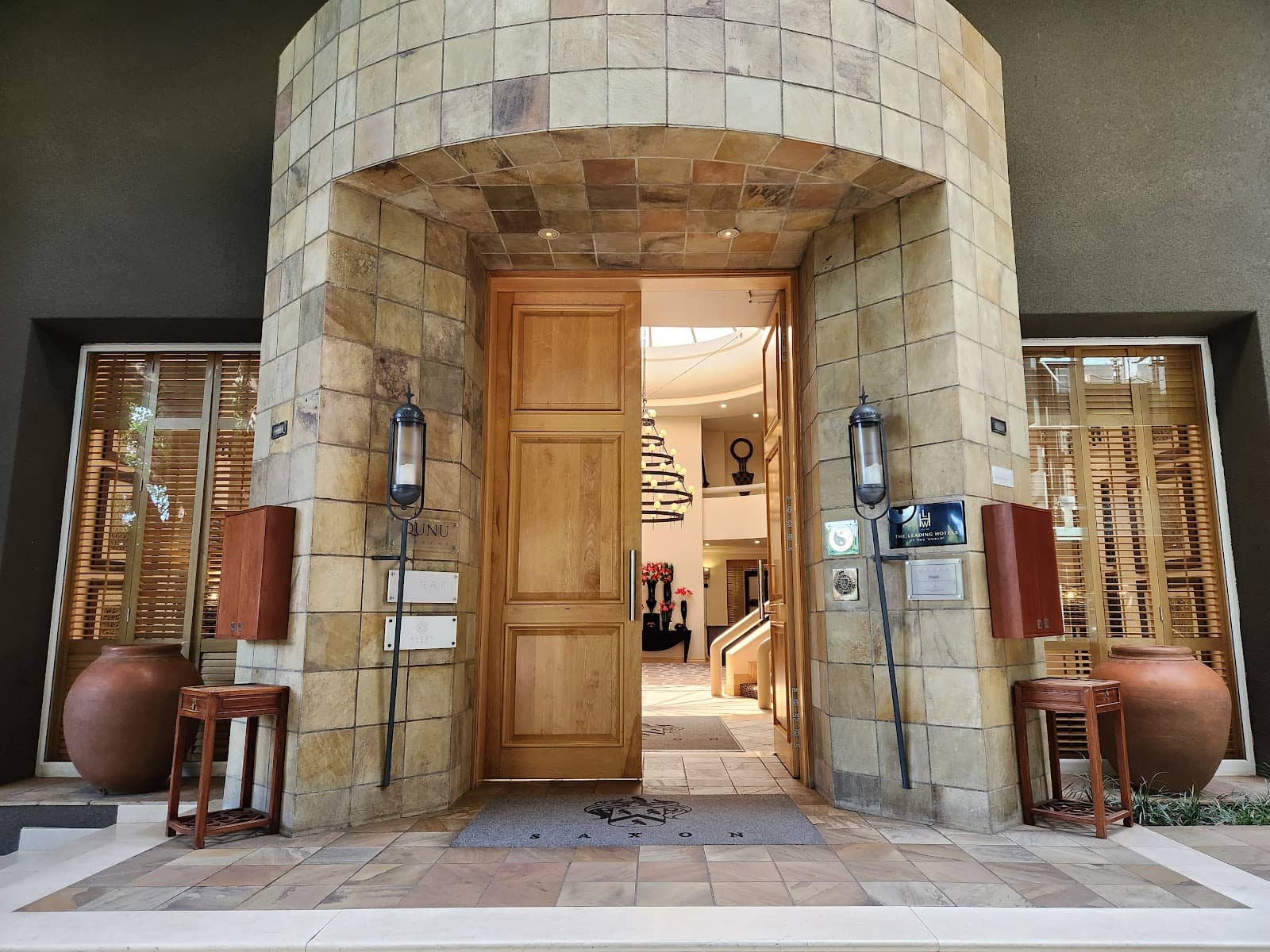 Contemporary African Decor