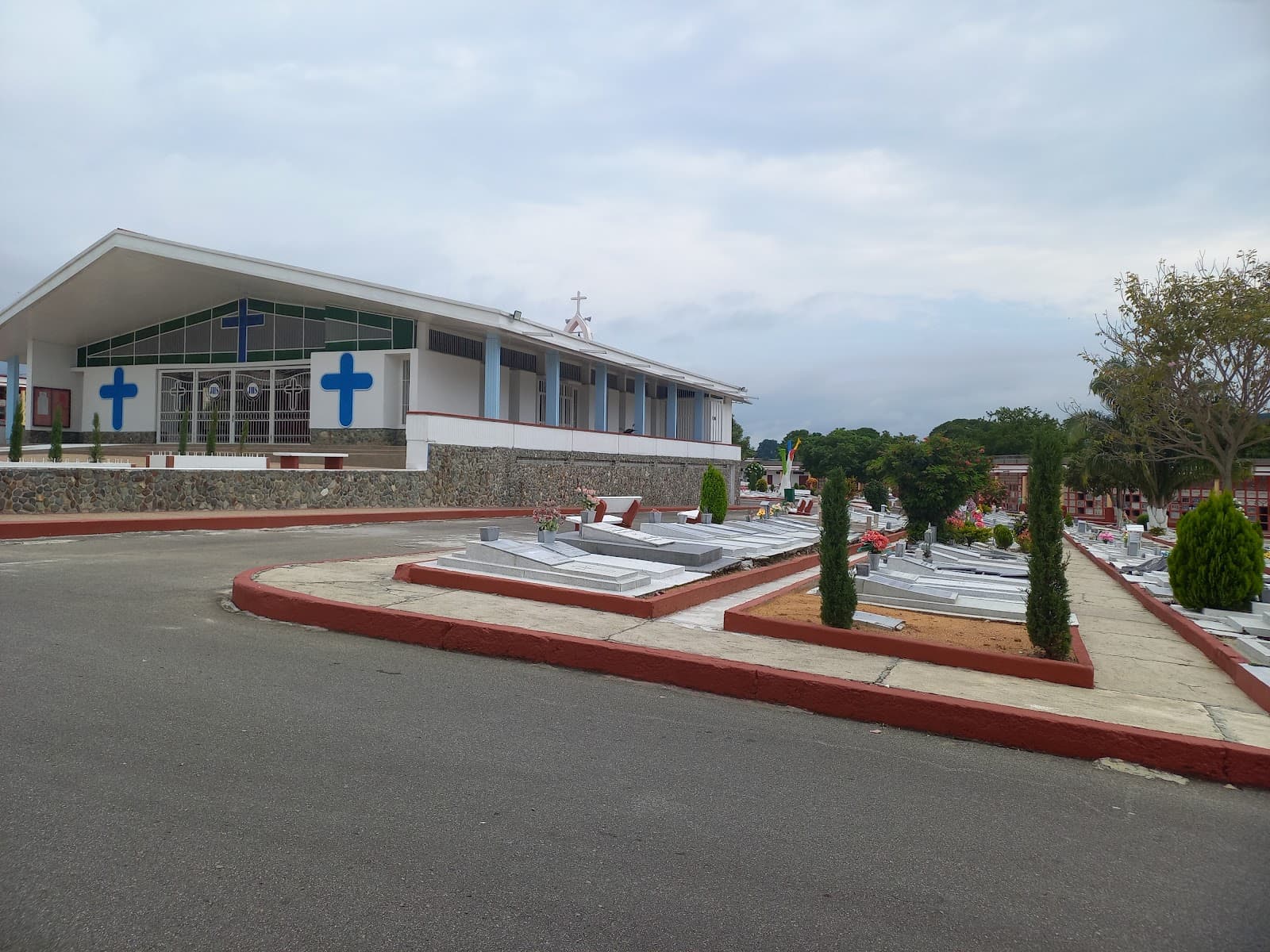 Cementerio San Bonifacio - Image 1