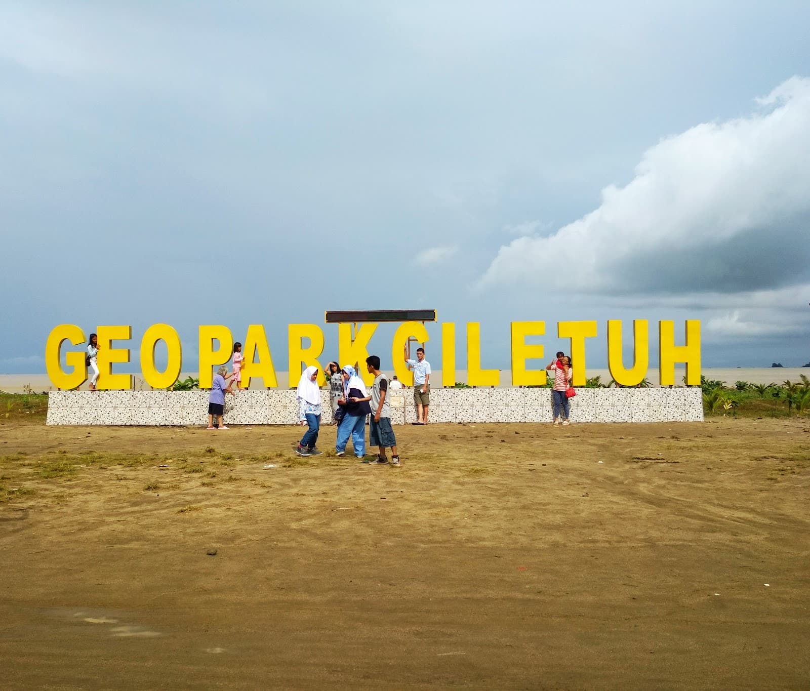 Ciletuh-Palabuhanratu Geopark - Image 1