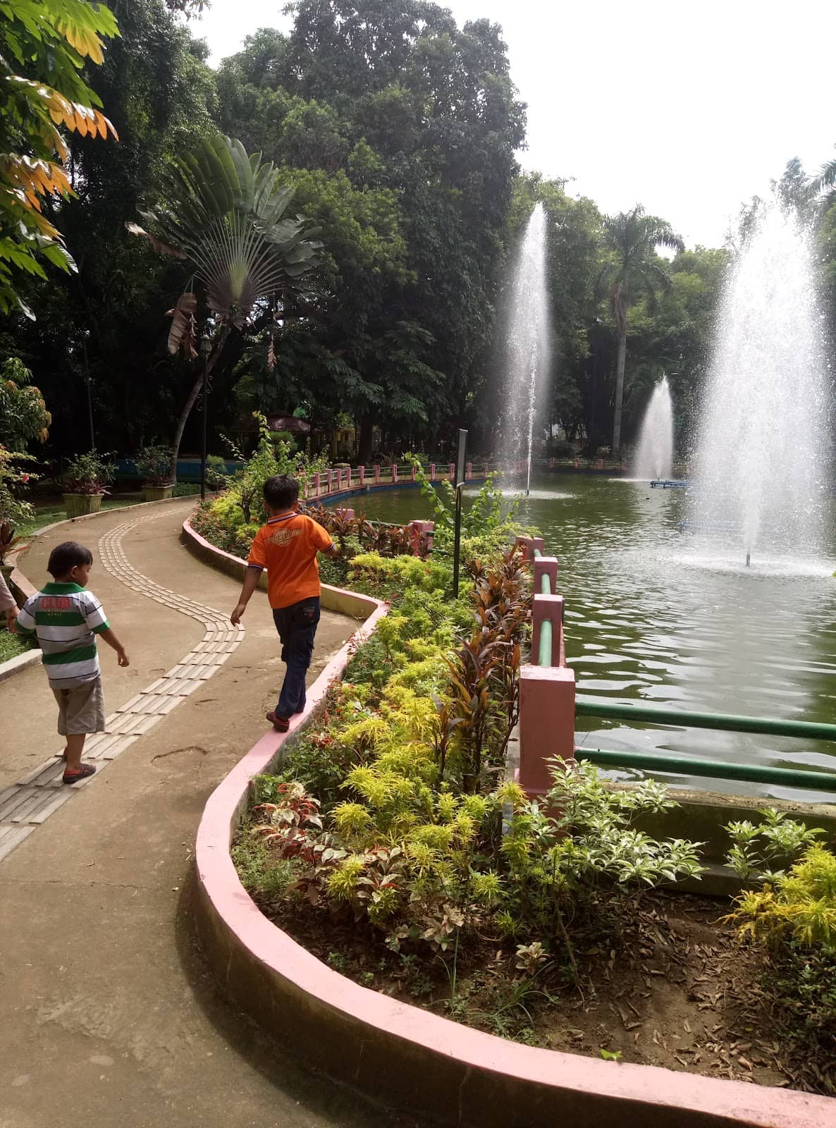 Fountains and Seating