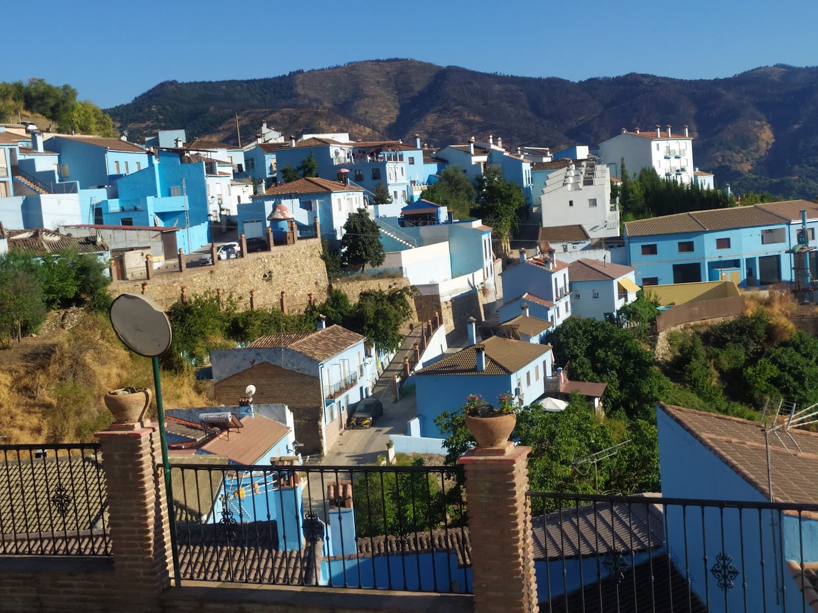 Júzcar Smurf Village - Image 1