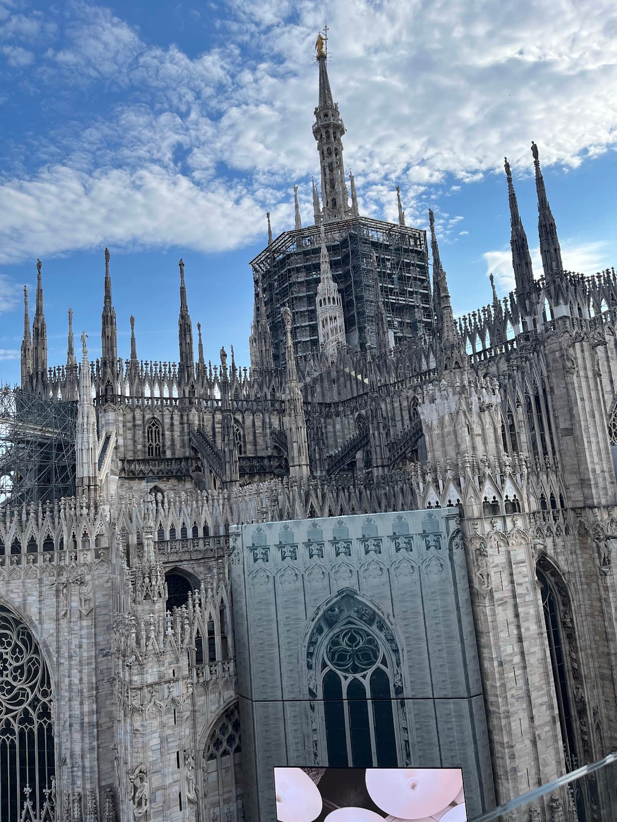 Fashion Hub - Image 1